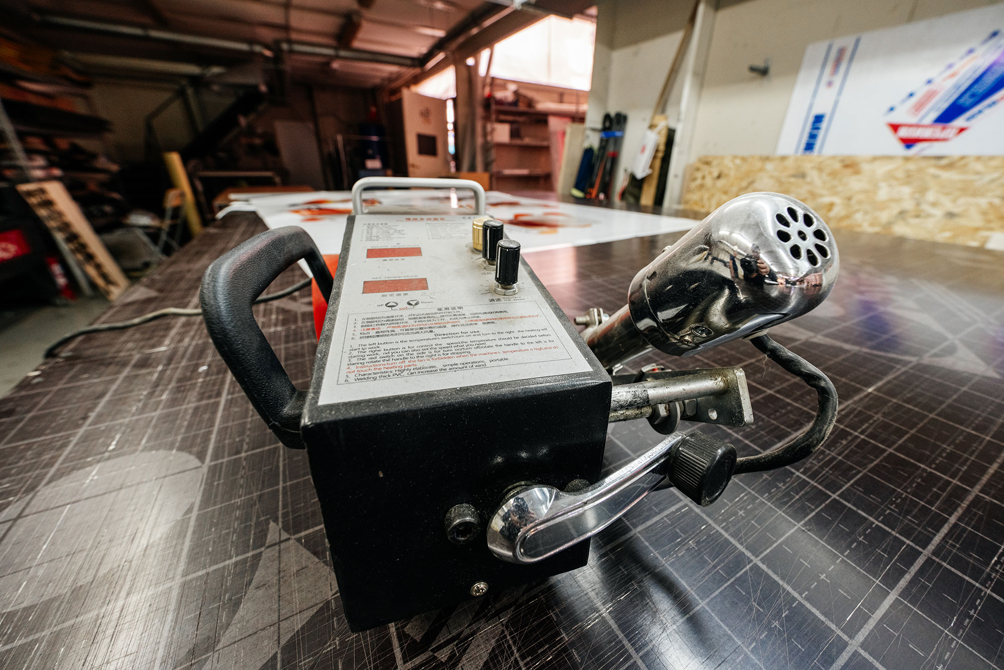 Изображение оборудования: Аппарат для сварки ПВХ баннера Lc300a PVC