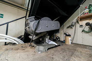 Фото 2 оборудования 'Торцовочная пила с протяжкой KAPEX KS 120 REB'