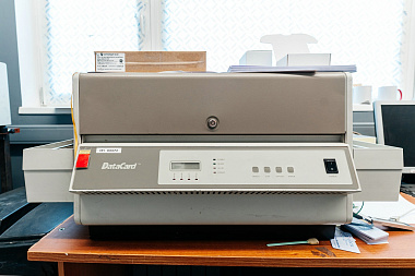 Фото 0 оборудования 'Эмбоссер Datacard 450'