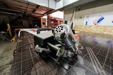 Фото 1 оборудования 'Аппарат для сварки ПВХ баннера Lc300a PVC'