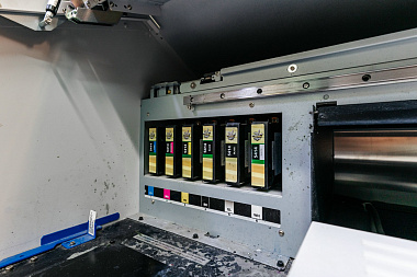 Фото 5 оборудования 'Принтер УФ ROLAND LEF-20'