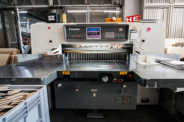 Фото 9 оборудования 'Бумагорезательная машина Nagai-116'