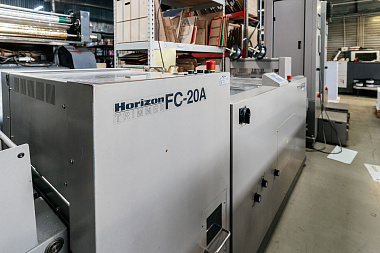 Фото 8 оборудования 'Брошюровально-листоподборочный комплекс Horizon Vac 100A + Vac100C + SPF20A + ST20A'