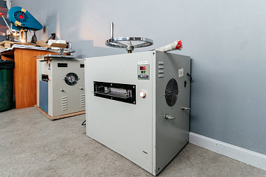 Фото 3 оборудования 'Пресс-ламинатор WL-A4-312 114'