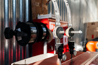 Фото 1 оборудования 'Напольная проволокошвейка Hohner Exact'