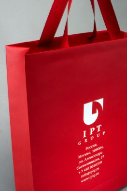 Бумажный пакет с логотипом компании "IPT Group", Москва