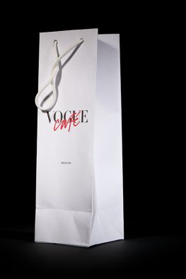 Бумажный пакет для Vogue Cafe