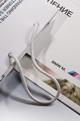 Бумажный пакет и конверт для приглашения для BMW Group